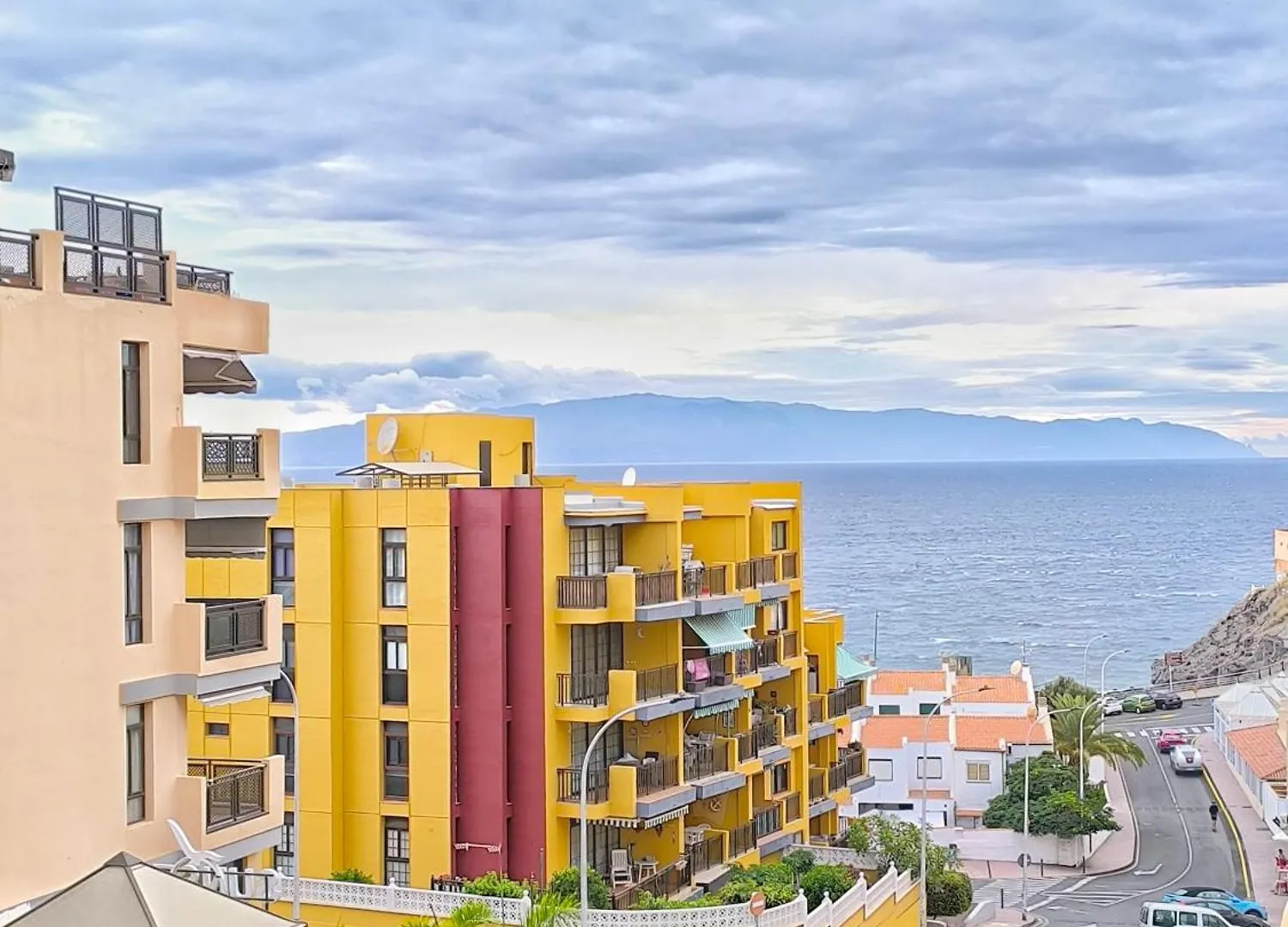 Olivia Sunset Bliss - Ac, Fibre Net, Large Pool, La Gomera And Ocean View Puerto de Santiago  Apartment Puerto de Santiago (Tenerife)